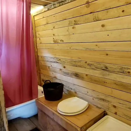 Unique Off-grid Cabin In Raw Nature: Bucephalus Campingplads Bachevo (Blagoevgrad)